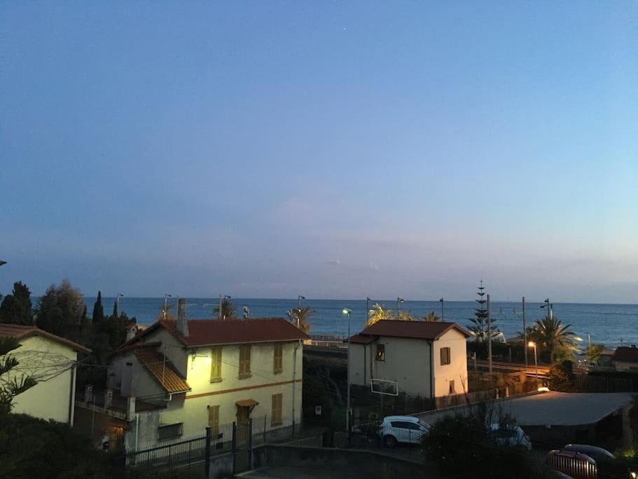 Appartamento Villa Rita A 100 M Dal Mare! Vallecrosia Zewnętrze zdjęcie