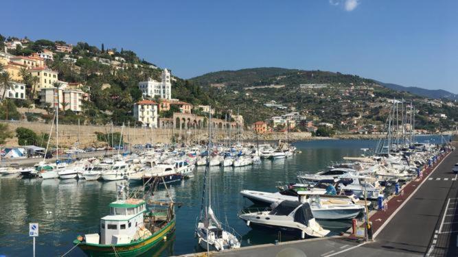 Appartamento Villa Rita A 100 M Dal Mare! Vallecrosia Zewnętrze zdjęcie